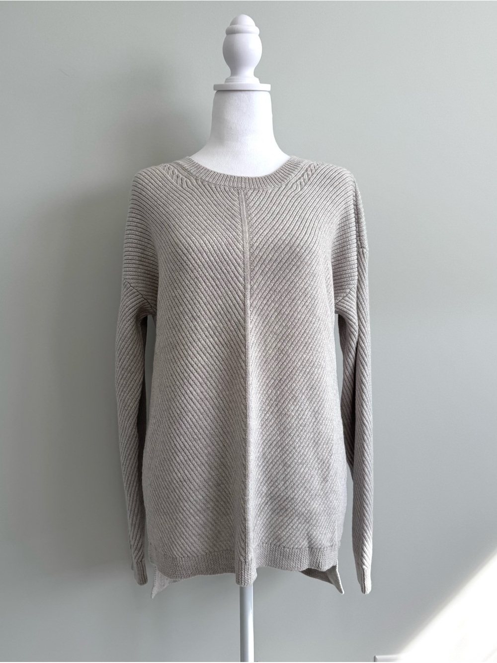 Aritzia Wilfred Free Isabelli 100% Merino Wool Sweater Light Heather Gray Size S
